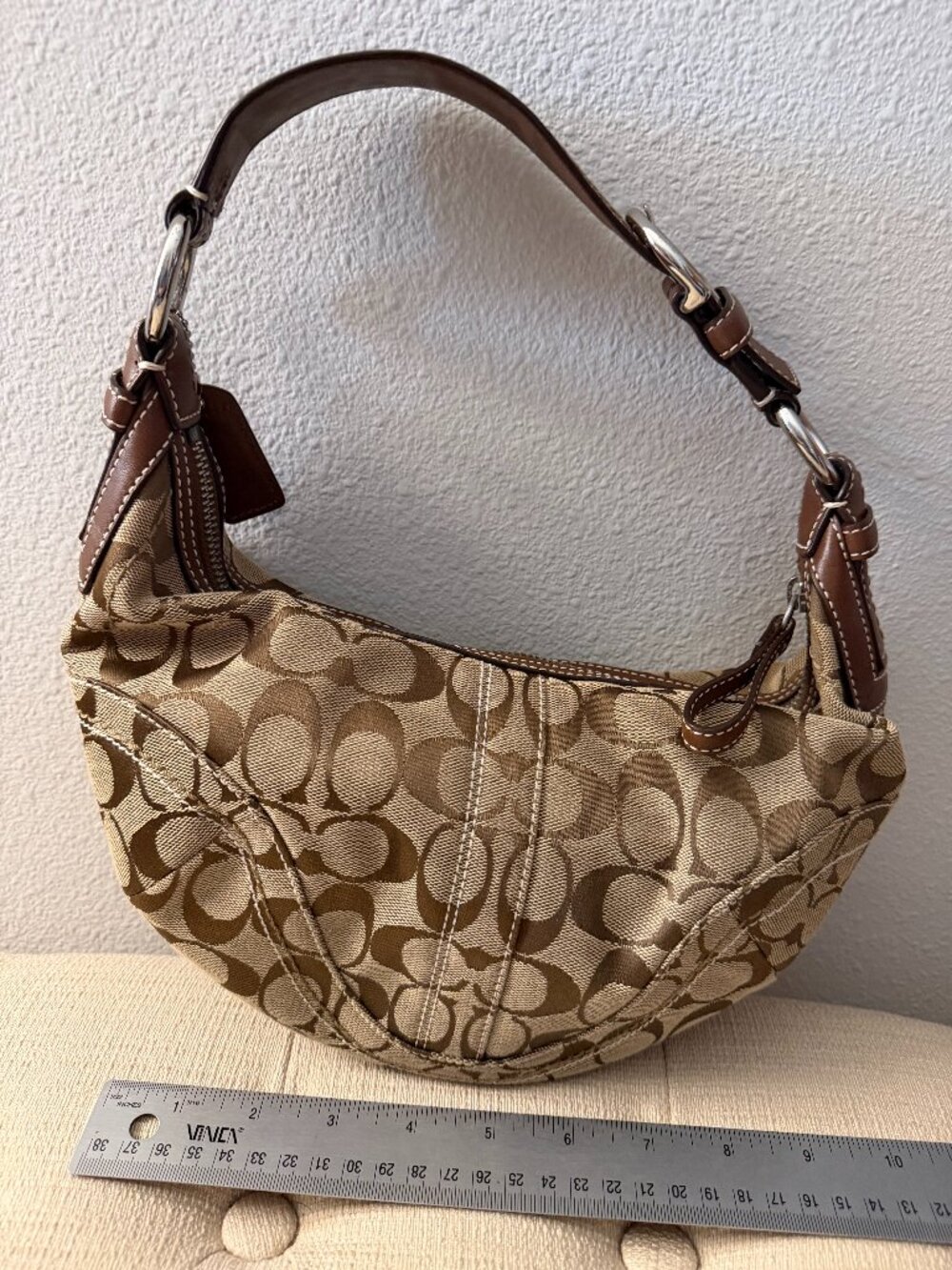 Y2K Perfection! Like-New Coach Small Hobo Bag